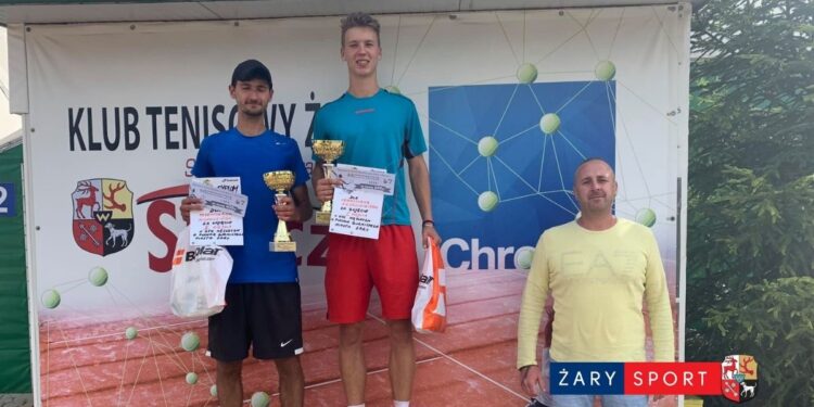 Ogromne emocje na kortach w Żarach