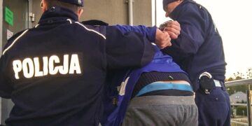 24-latek ugodził nożem przechodnia, trafił do aresztu